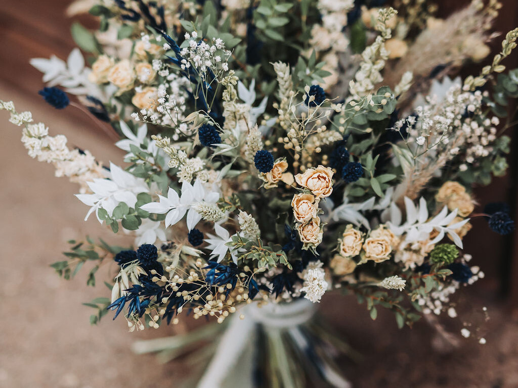 seasonal wedding flowers